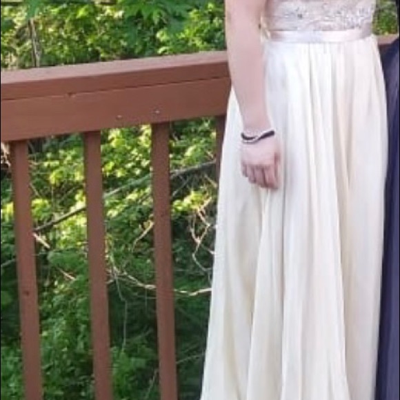 Prom Dess - Picture 1 of 2